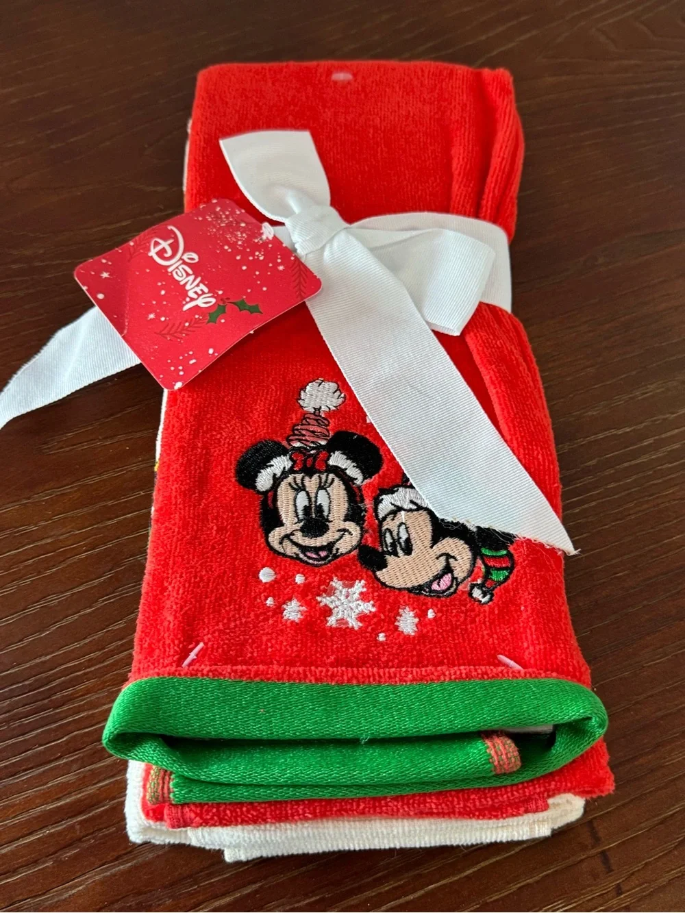 Disney NWT Red Minnie & Mickey Christmas Holiday Kitchen Towels - Set of 2